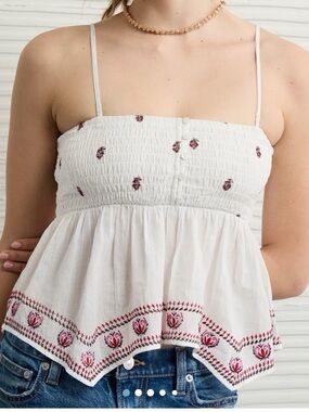 AE Handkerchief Hem Smocked
Babydoll Tube Top size M NWT